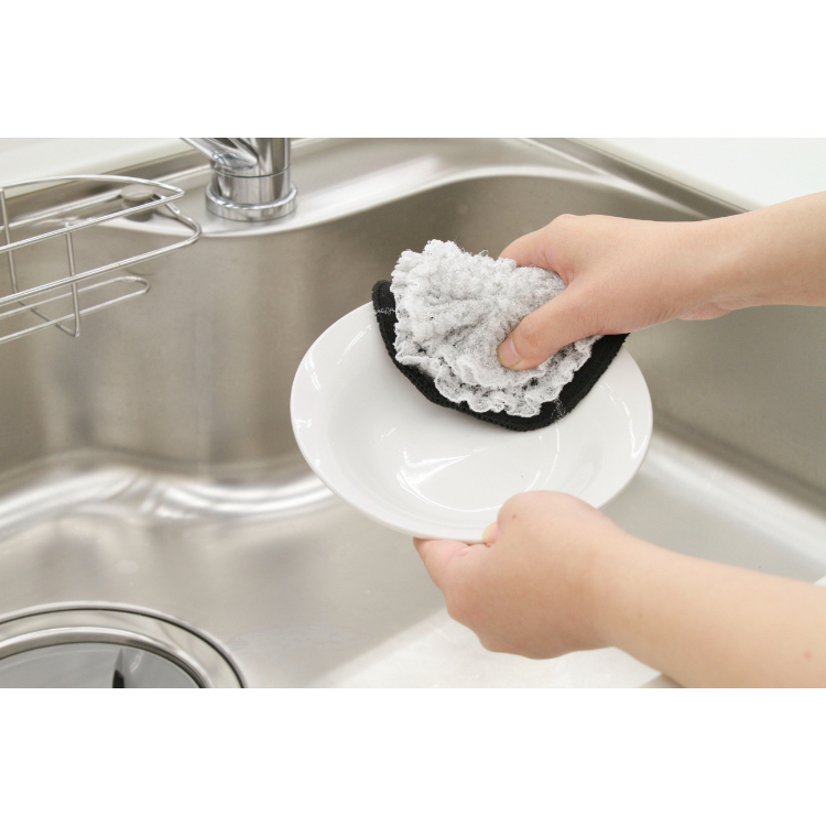 よごれ残さず洗いきるキッチンスポンジ