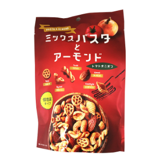ミックスパスタとアーモンド　トマトオニオン