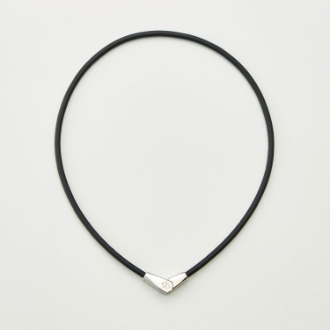 コラントッテネックレスALT  ブラック×シルバー  Ｍ