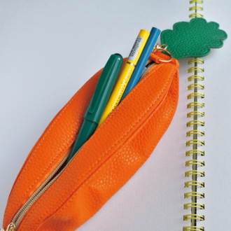 【yup!】ヤップ　ポーチ　にんじん