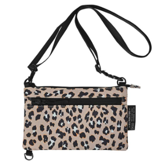 【KiU】キウフォンポーチ カラーレオパード