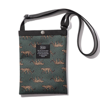 【KiU】600D サコッシュミニ レオパード