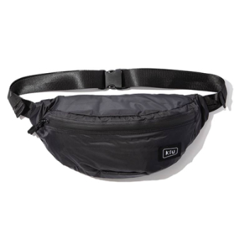 【KiU】ウォータープルーフボディバッグ ブラック