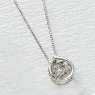 [半期に一度の大感謝SALE]Ptダイヤモンドダンシングペンダント