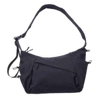 【KiU】ナイロンクロスボディショルダーバッグ　ブラック